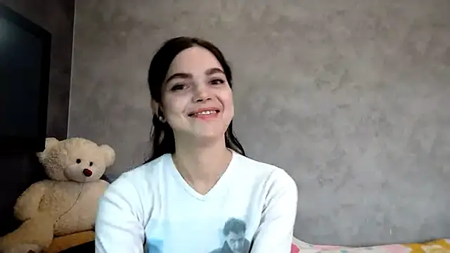 Snapshot of LillyWesthouse chatting on 11/18/25, 09:14 LillyWesthouse online show from 11/18/25, 09:14