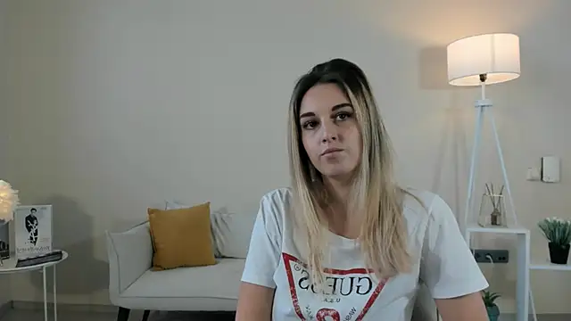 Snapshot of AnnettaUlman chatting on 11/16/25, 06:52 AnnettaUlman online show from 11/16/25, 06:52