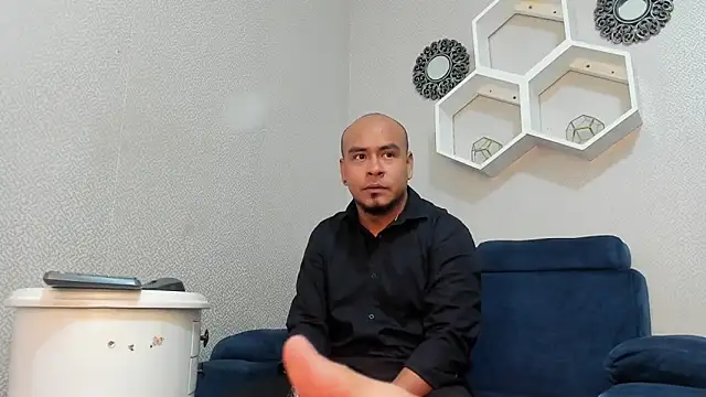 Snapshot of Malachi_Marx chatting on 11/17/25, 12:33 Malachi Marx online show from 11/17/25, 12:33