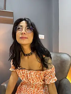 Snapshot of AmbarOishi__ chatting on 01/10/26, 02:30 AmbarOishi online show from 01/10/26, 02:30