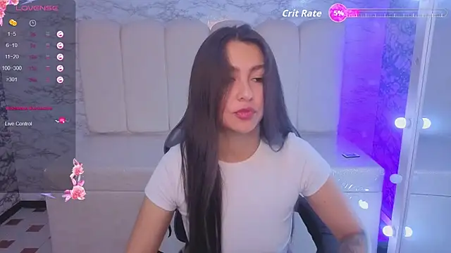 Snapshot of Maleja_v_ chatting on 11/19/25, 01:33 Maleja v online show from 11/19/25, 01:33