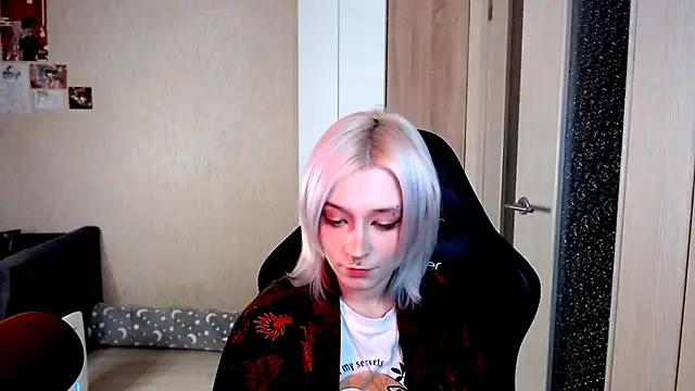 SophiaLur online show from 12/04/25, 02:37