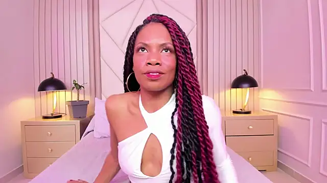 Snapshot of LailaDavidson chatting on 12/19/25, 12:23 LailaDavidson online show from 12/19/25, 12:23