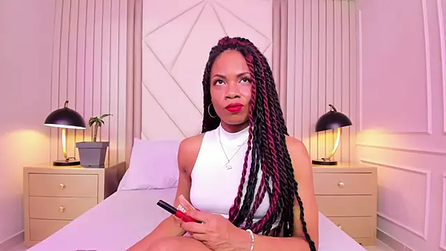 Snapshot of LailaDavidson chatting on 01/06/26, 12:20 LailaDavidson online show from 01/06/26, 12:20