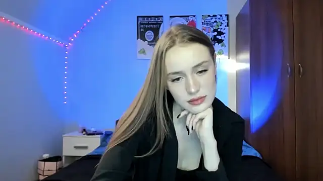 tinyglow online show from 02/07/26, 09:29