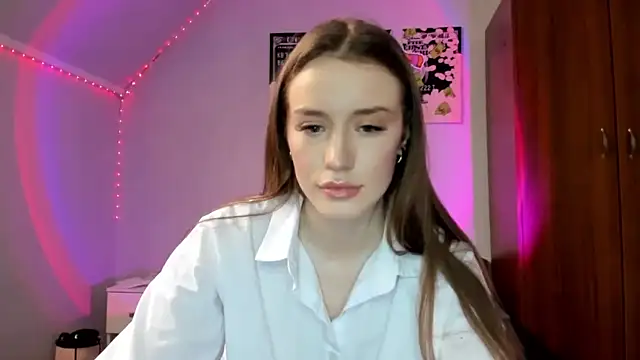 tinyglow online show from 03/06/26, 06:15