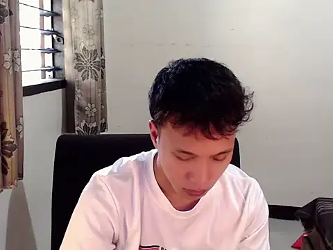 Snapshot of newgys chatting on 02/17/26, 02:30 newgys online show from 02/17/26, 02:30