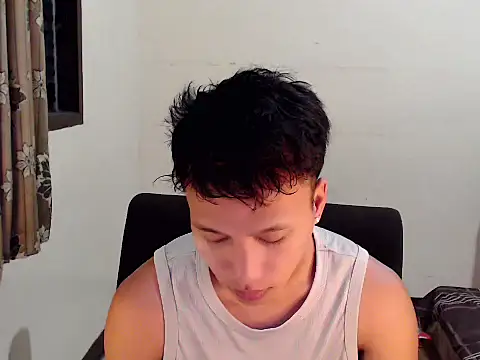 Snapshot of newgys chatting on 02/18/26, 05:14 newgys online show from 02/18/26, 05:14