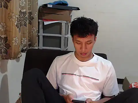 Snapshot of newgys chatting on 03/09/26, 03:05 newgys online show from 03/09/26, 03:05