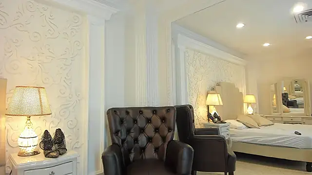 IvannaClaire online show from 12/04/25, 12:14