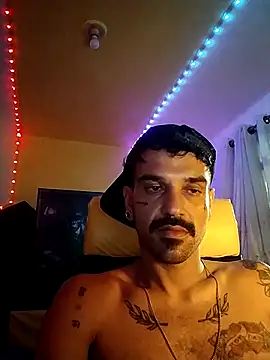 Snapshot of xxxbananaboy chatting on 11/19/25, 05:29 xxxbananaboy online show from 11/19/25, 05:29