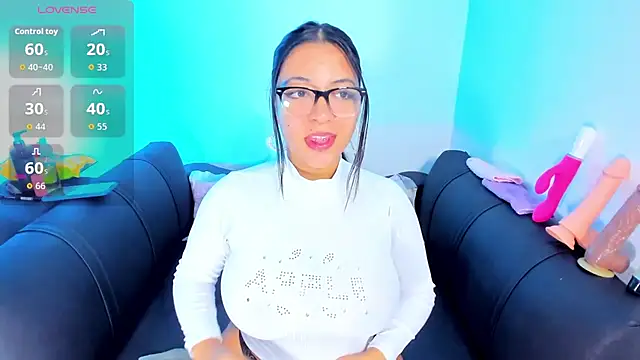 evelisse  online show from 02/12/26, 03:45