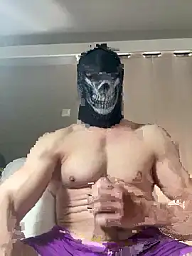 Luna MaskedMan online show from 04/05/26, 12:02