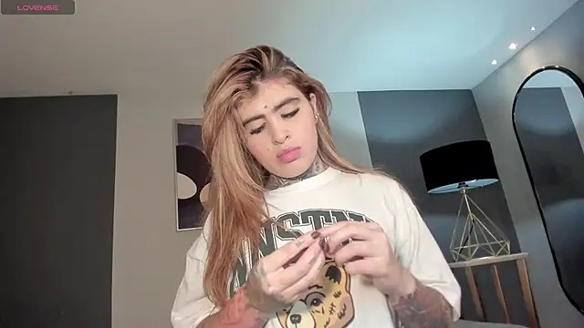 CarlaBrunni online show from 12/21/25, 11:17