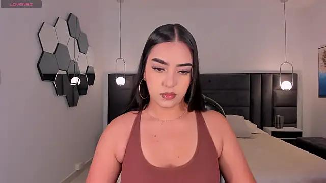 Snapshot of SophieLanne chatting on 05/21/26, 04:19 SophieLanne online show from 05/21/26, 04:19