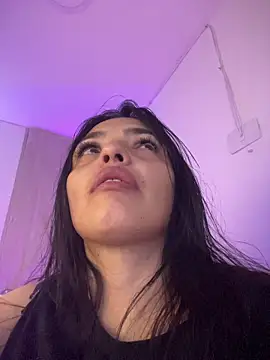 Snapshot of LaraDanverss chatting on 12/19/25, 11:45 LaraDanverss online show from 12/19/25, 11:45