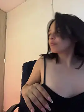 Snapshot of LaraDanverss chatting on 06/20/26, 12:08 LaraDanverss online show from 06/20/26, 12:08