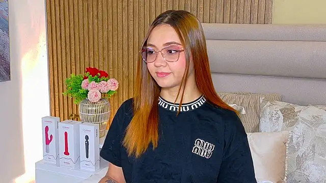 Snapshot of LondraBlush chatting on 06/23/26, 11:19 LondraBlush online show from 06/23/26, 11:19