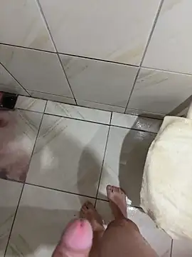 Snapshot of Reidelas20255 chatting on 11/18/25, 10:14 Reidelas20255 online show from 11/18/25, 10:14