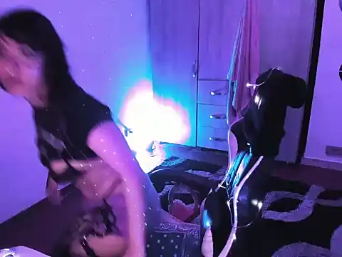 Snapshot of Zombitch chatting on 11/24/25, 04:40 Zombitch online show from 11/24/25, 04:40