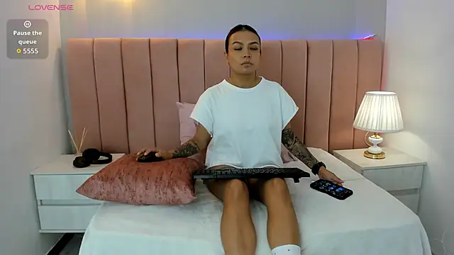 Snapshot of Anita_wood chatting on 11/21/25, 09:46 Anita wood online show from 11/21/25, 09:46