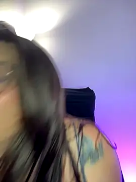 Snapshot of kaily_monroe chatting on 11/18/25, 10:03 kaily monroe online show from 11/18/25, 10:03