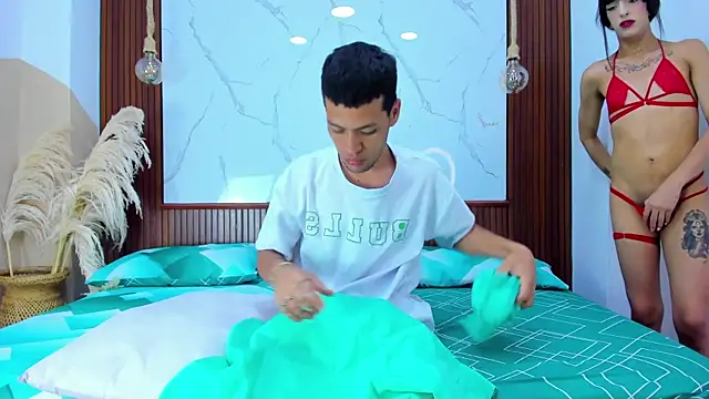 Snapshot of Loversinfire2 chatting on 11/20/25, 08:08 Loversinfire2 online show from 11/20/25, 08:08