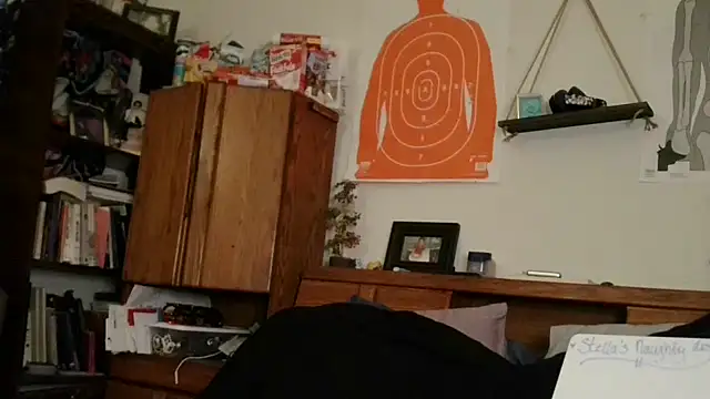 Snapshot of stellakobra chatting on 12/15/25, 11:31 stellakobra online show from 12/15/25, 11:31