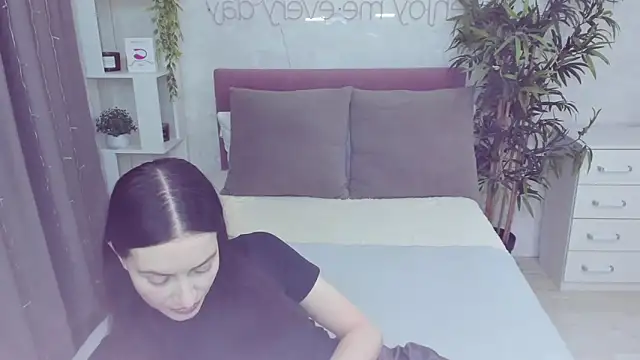 Snapshot of YOURTeacher_ chatting on 11/16/25, 06:57 YOURTeacher online show from 11/16/25, 06:57