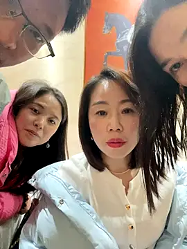 Snapshot of xiaoling2358 chatting on 12/19/25, 01:18 xiaoling2358 online show from 12/19/25, 01:18