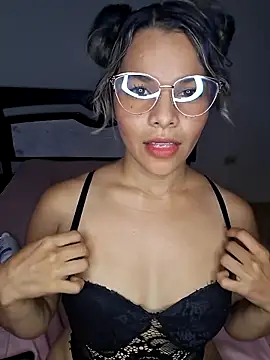 Snapshot of pamela_Tiny chatting on 02/21/26, 02:51 pamela Tiny online show from 02/21/26, 02:51