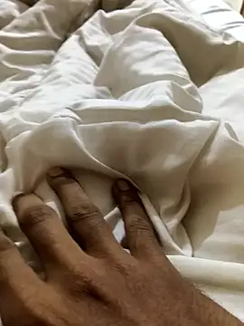 Snapshot of DesiAnita3693 chatting on 11/18/25, 02:17 DesiAnita3693 online show from 11/18/25, 02:17