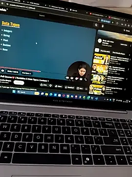 Snapshot of DesiAnita3693 chatting on 12/17/25, 10:21 DesiAnita3693 online show from 12/17/25, 10:21