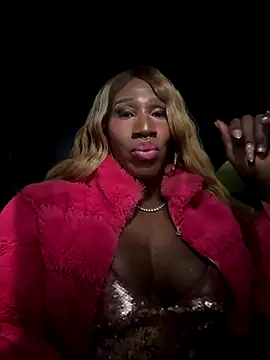 Snapshot of Motherbigbus chatting on 12/15/25, 01:37 Motherbigbus online show from 12/15/25, 01:37