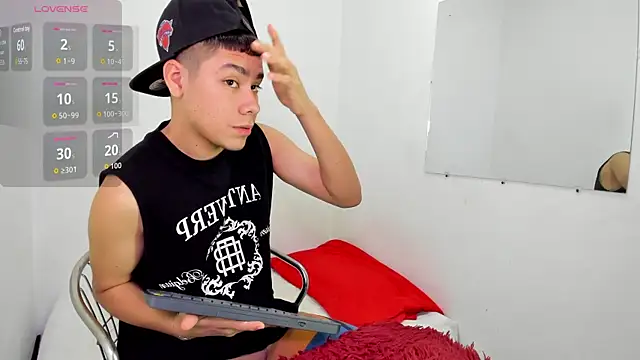 Lucastorrez01 online show from 02/14/26, 04:26