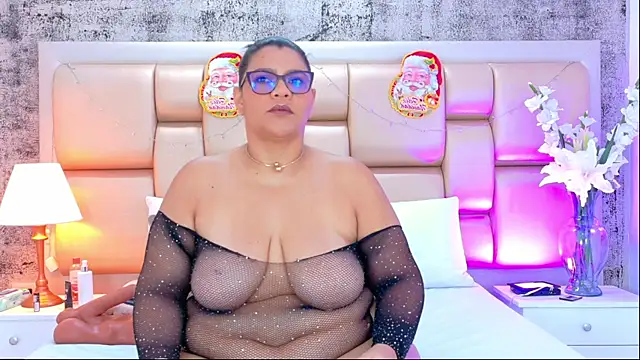 Snapshot of SelennaCooper chatting on 12/20/25, 12:12 SelennaCooper online show from 12/20/25, 12:12