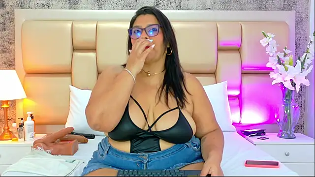 Snapshot of SelennaCooper chatting on 01/08/26, 11:45 SelennaCooper online show from 01/08/26, 11:45