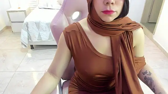 Snapshot of Tahira_bakir chatting on 11/18/25, 03:38 Tahira bakir online show from 11/18/25, 03:38