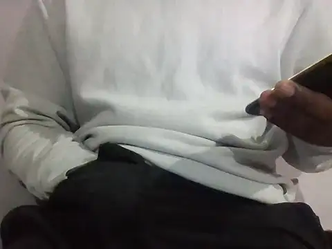 Snapshot of Desi_bbc8 chatting on 11/16/25, 12:05 Desi bbc8 online show from 11/16/25, 12:05