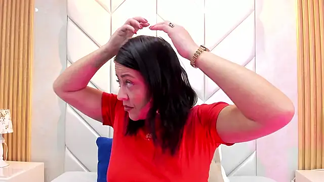 MiaWelkin  online show from 11/23/25, 10:26