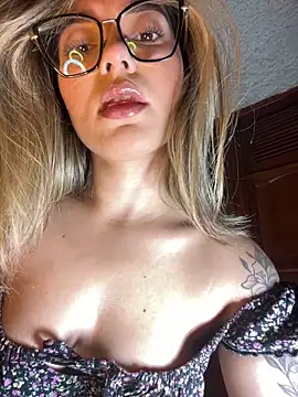 Snapshot of Xxx_Amy chatting on 12/04/25, 05:28 Xxx Amy online show from 12/04/25, 05:28