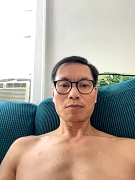 Snapshot of AssaBT chatting on 11/17/25, 06:46 AssaBT online show from 11/17/25, 06:46