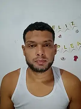 Snapshot of Elduodinamico45 chatting on 11/28/25, 01:19 Elduodinamico45 online show from 11/28/25, 01:19