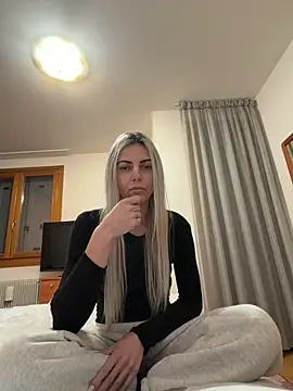 Snapshot of feliciafelon chatting on 02/22/26, 06:06 feliciafelon online show from 02/22/26, 06:06