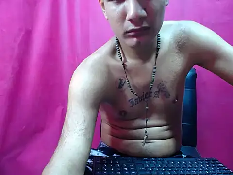 Snapshot of hot1090 chatting on 11/19/25, 09:26 hot1090 online show from 11/19/25, 09:26