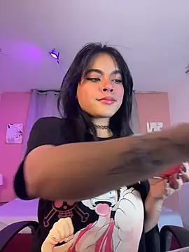 Sophie wyld online show from 11/25/25, 03:28