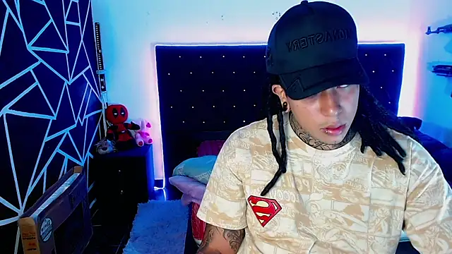 Snapshot of Zero-X9 chatting on 03/26/26, 08:58 Zero-X9 online show from 03/26/26, 08:58