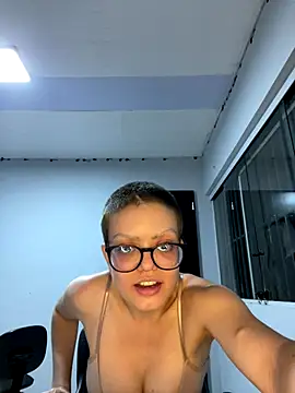 Snapshot of cantora chatting on 11/16/25, 04:29 cantora online show from 11/16/25, 04:29