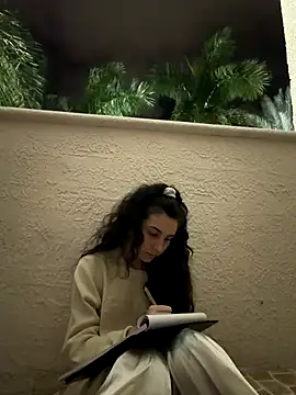 Snapshot of sometimesmiachristina chatting on 12/16/25, 12:26 sometimesmiachristina online show from 12/16/25, 12:26