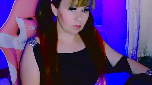 BESTLOLA online show from 11/17/25, 10:43